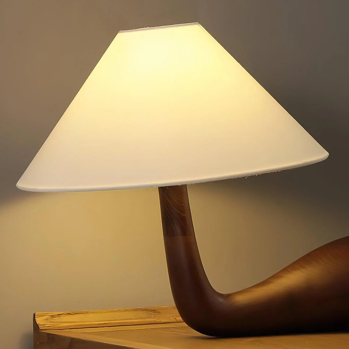 Aluneth – Houten Tafellamp met Laagprofiel en Minimalistisch Ontwerp - Image 17