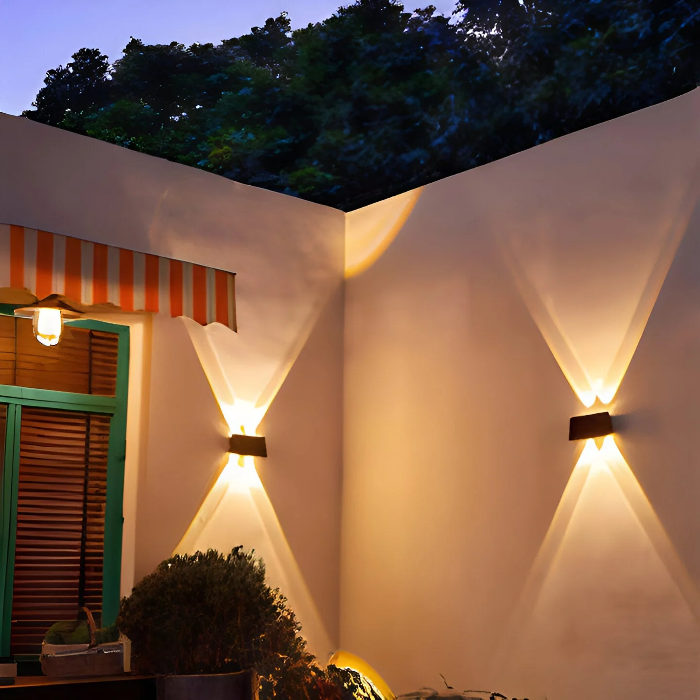 Auristia - Waterdichte LED Solar Wandlamp voor Buiten met Up & Down Verlichting - Image 2