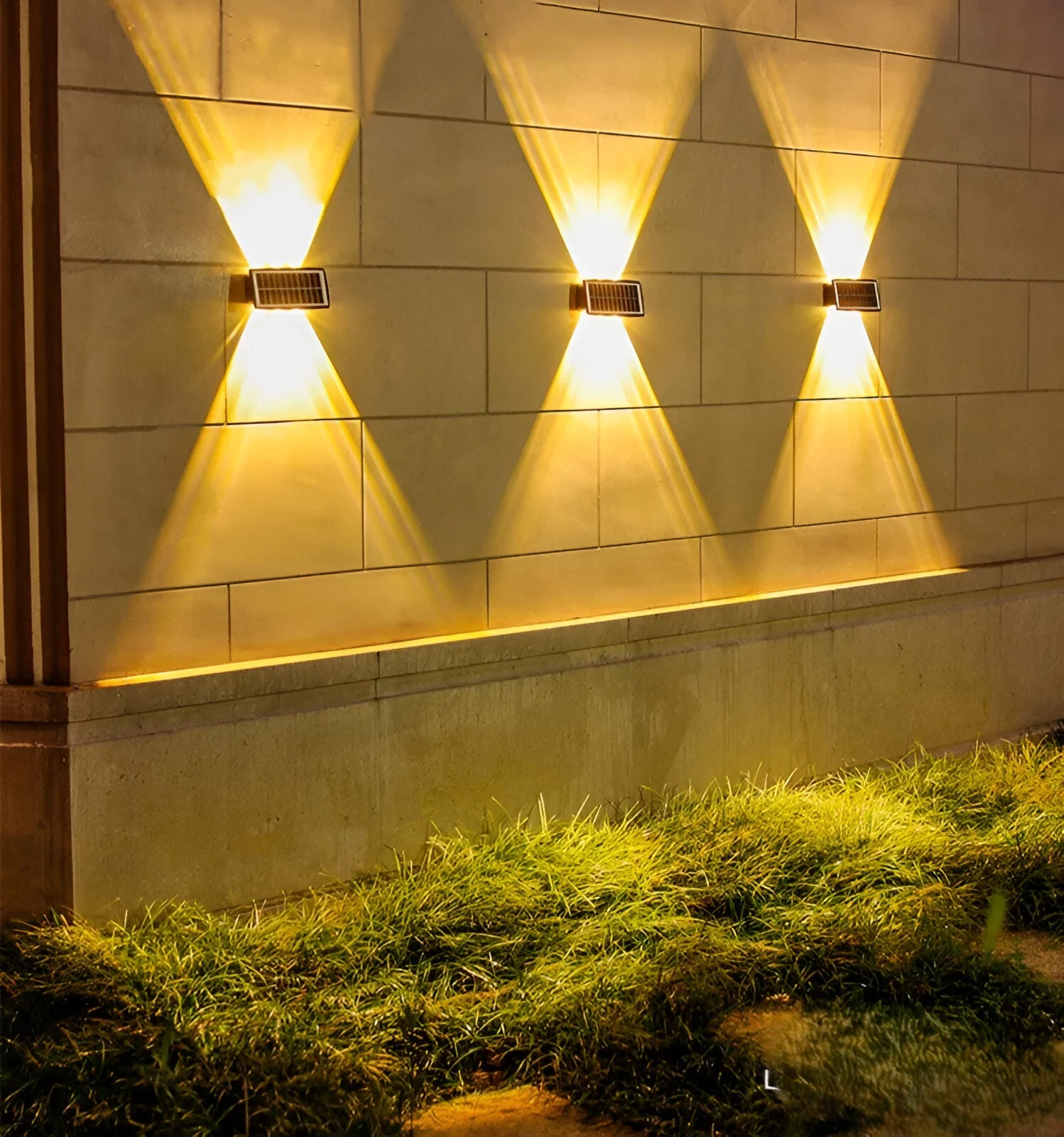 Auristia - Waterdichte LED Solar Wandlamp voor Buiten met Up & Down Verlichting - Image 6
