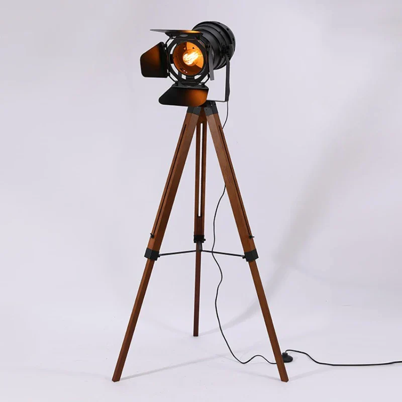 Aventis – Vintage Tripod Vloerlamp
