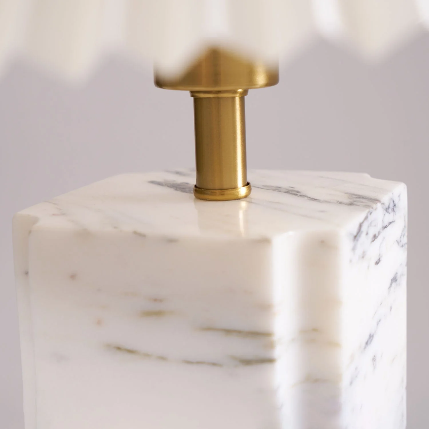 Belmora – Marmeren Tafellamp met Zachte Rondingen en Tijdloze Elegantie - Image 23
