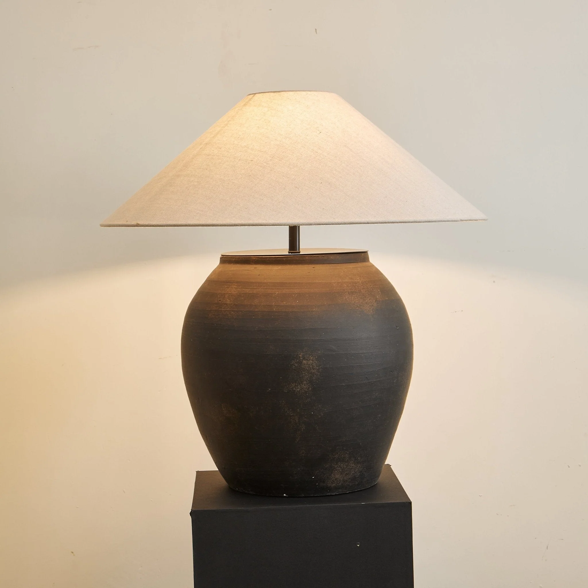 Bonvella – Terracotta Tafellamp met Organische Vorm en Aardse Uitstraling - Image 11