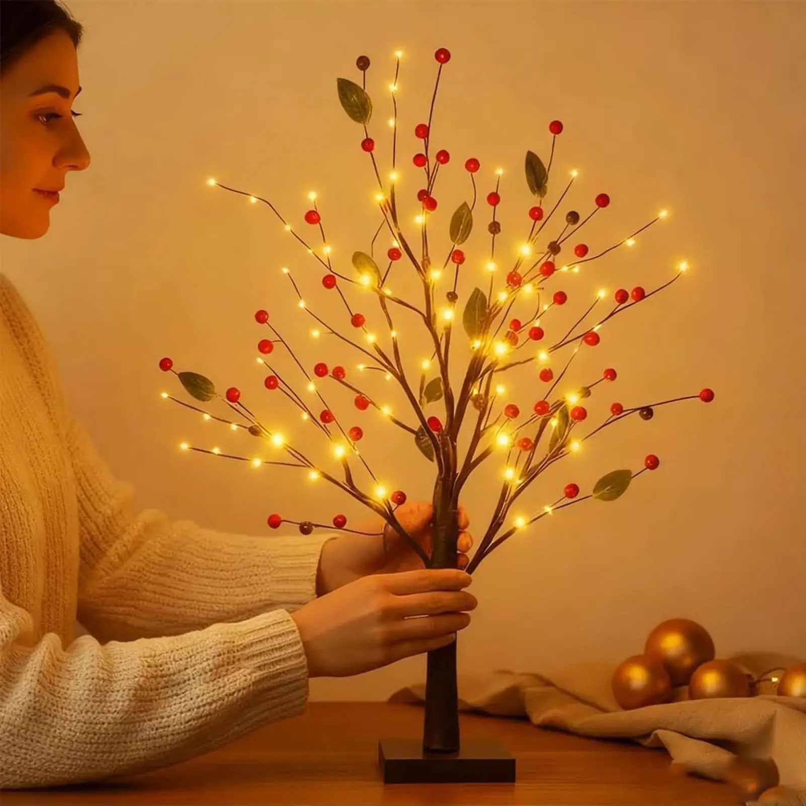 Briella – Verlichte Kerstboom met Rode Bessen voor Tafeldecoratie - Image 4
