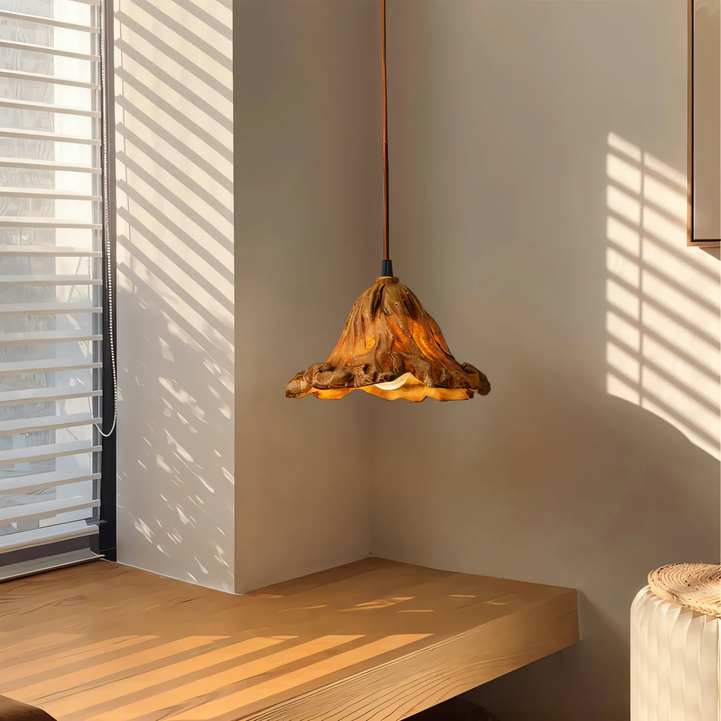 Cirenna - Artistieke Hanglamp van Kunsthars met Vulkanisch Design - Image 5