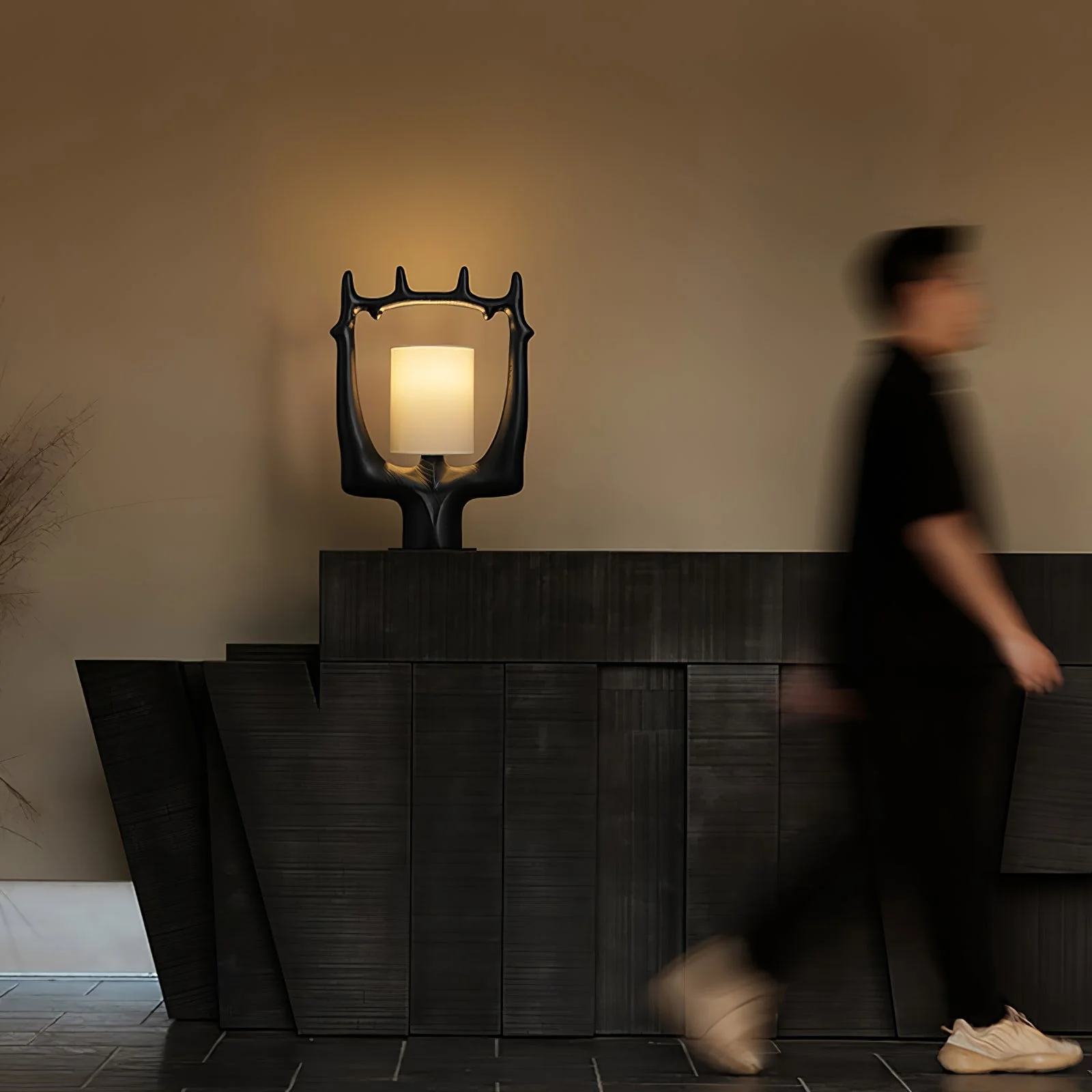 Dravion – Tafellamp met Ronde Geweivorm en Sculpturaal Design - Image 19