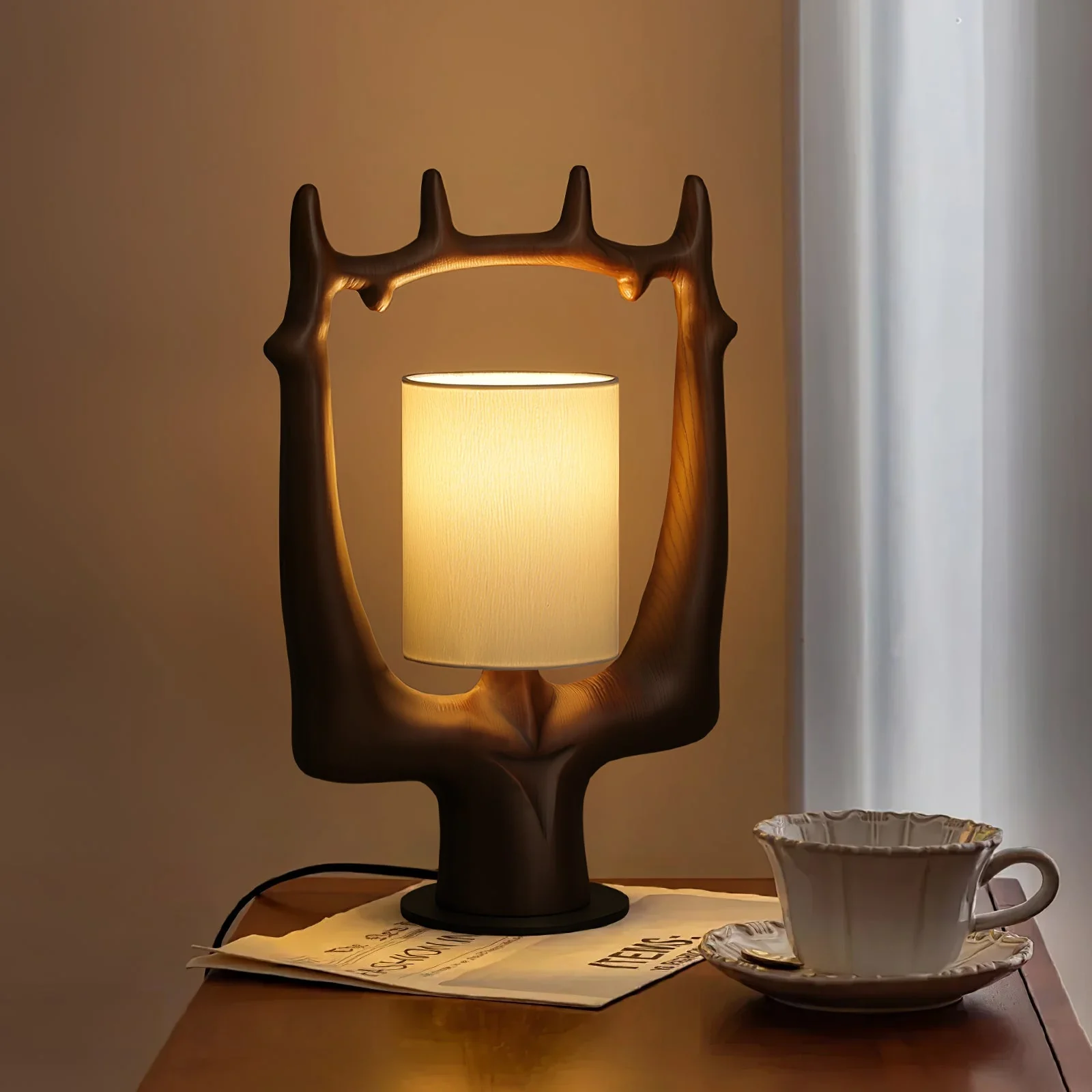 Dravion – Tafellamp met Ronde Geweivorm en Sculpturaal Design - Image 20