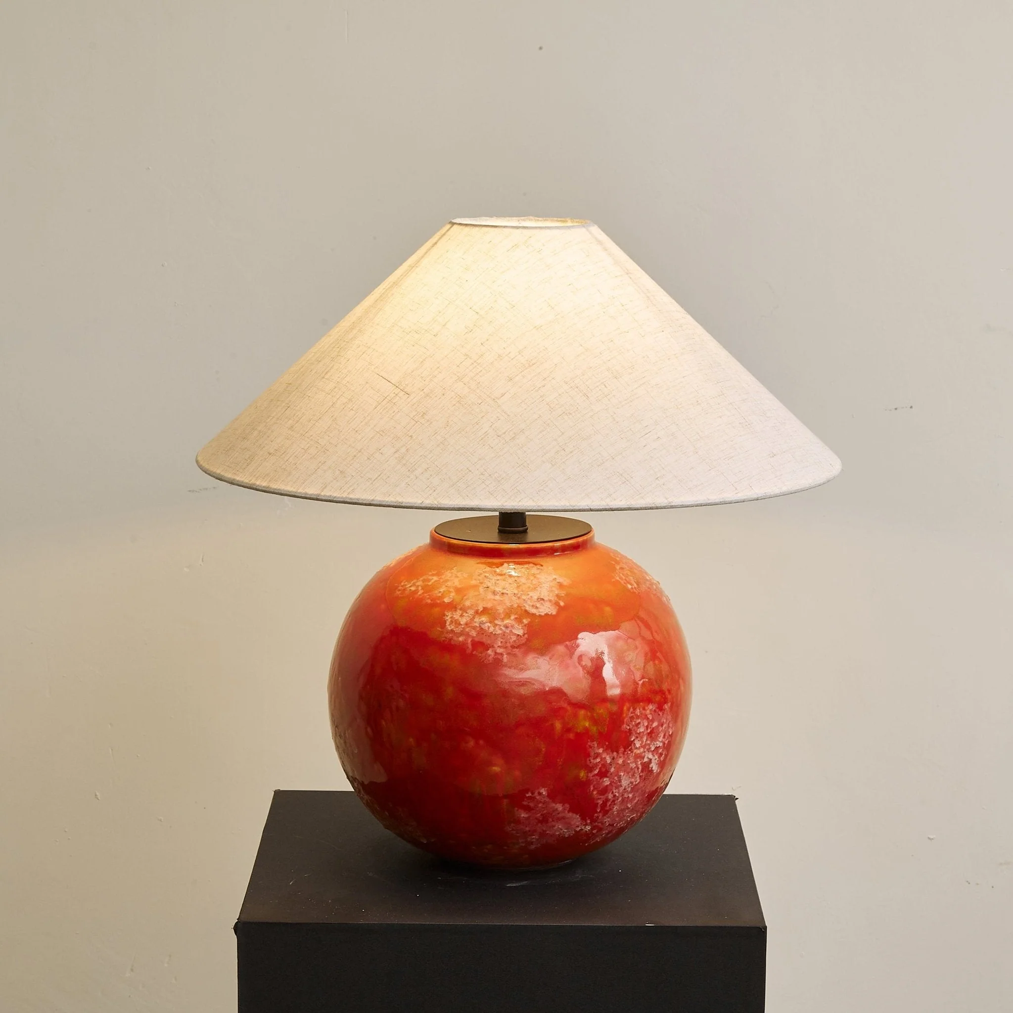 Embrale – Tafellamp met Warme Lichtsluier en Organisch Design - Image 10