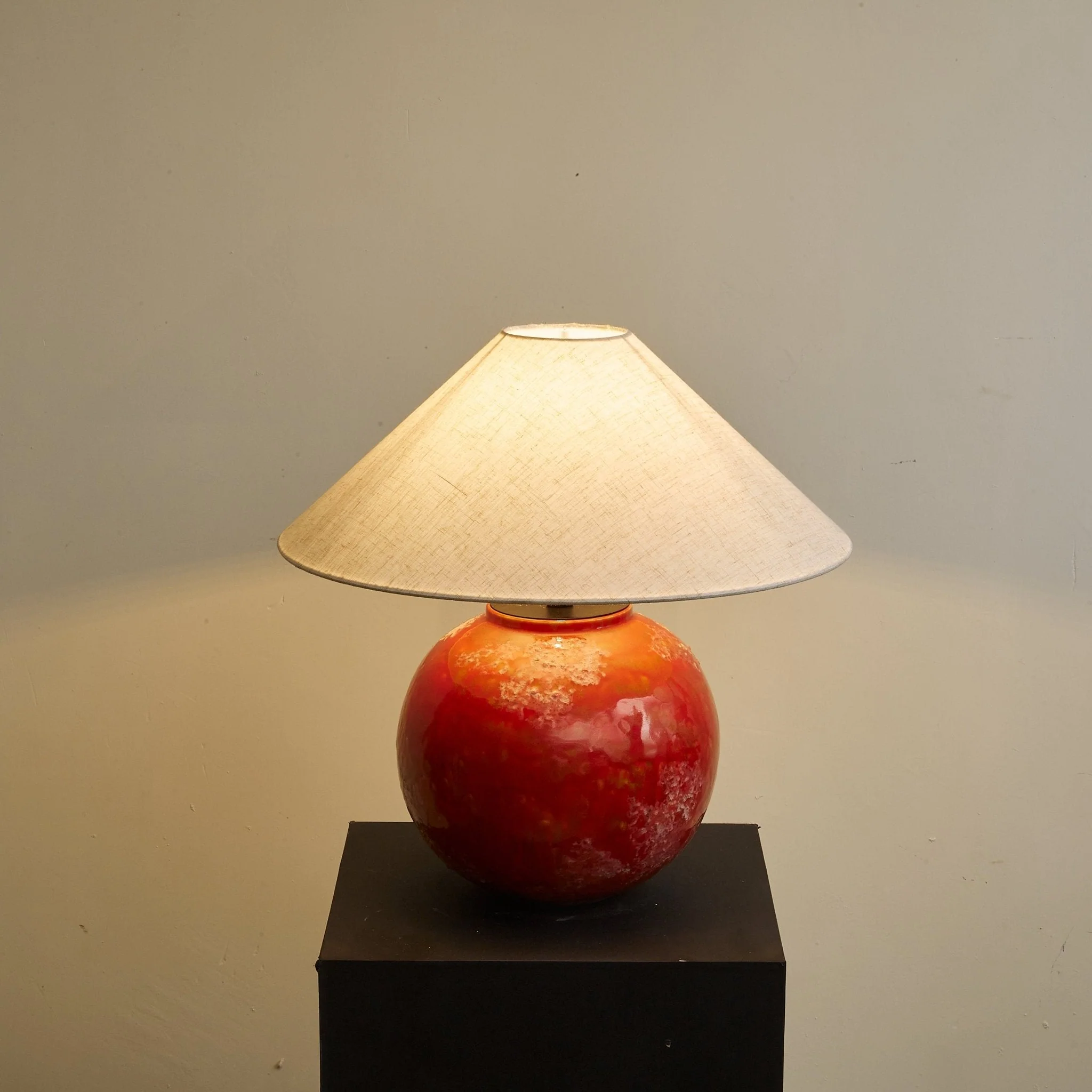 Embrale – Tafellamp met Warme Lichtsluier en Organisch Design - Image 12