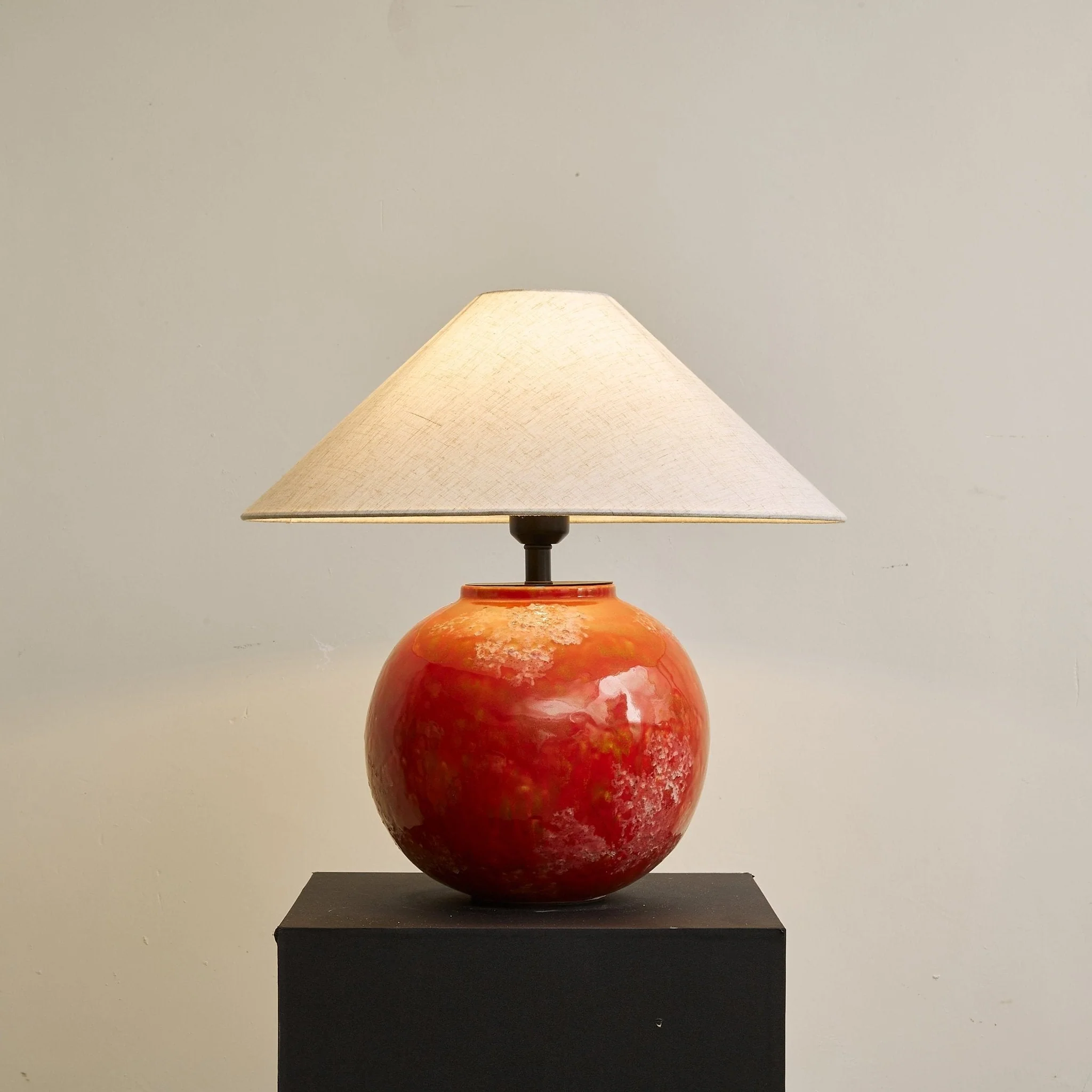 Embrale – Tafellamp met Warme Lichtsluier en Organisch Design - Image 6