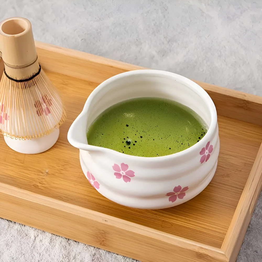 Hanamori – Witte Florale Matcha Set 5 Delig met Schenkkom en Bamboe Klopper - Image 2