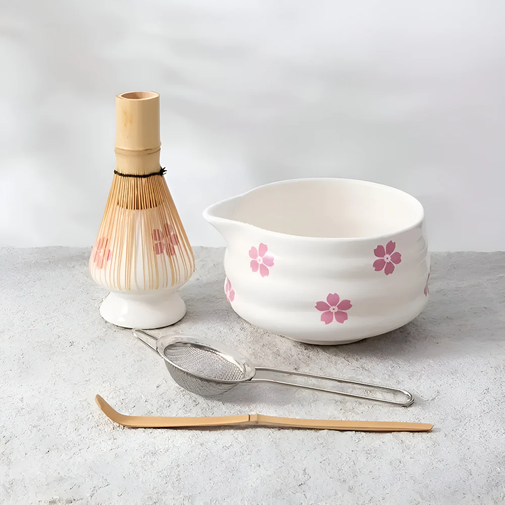 Hanamori – Witte Florale Matcha Set 5 Delig met Schenkkom en Bamboe Klopper - Image 3
