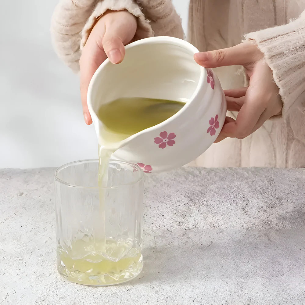 Hanamori – Witte Florale Matcha Set 5 Delig met Schenkkom en Bamboe Klopper - Image 5