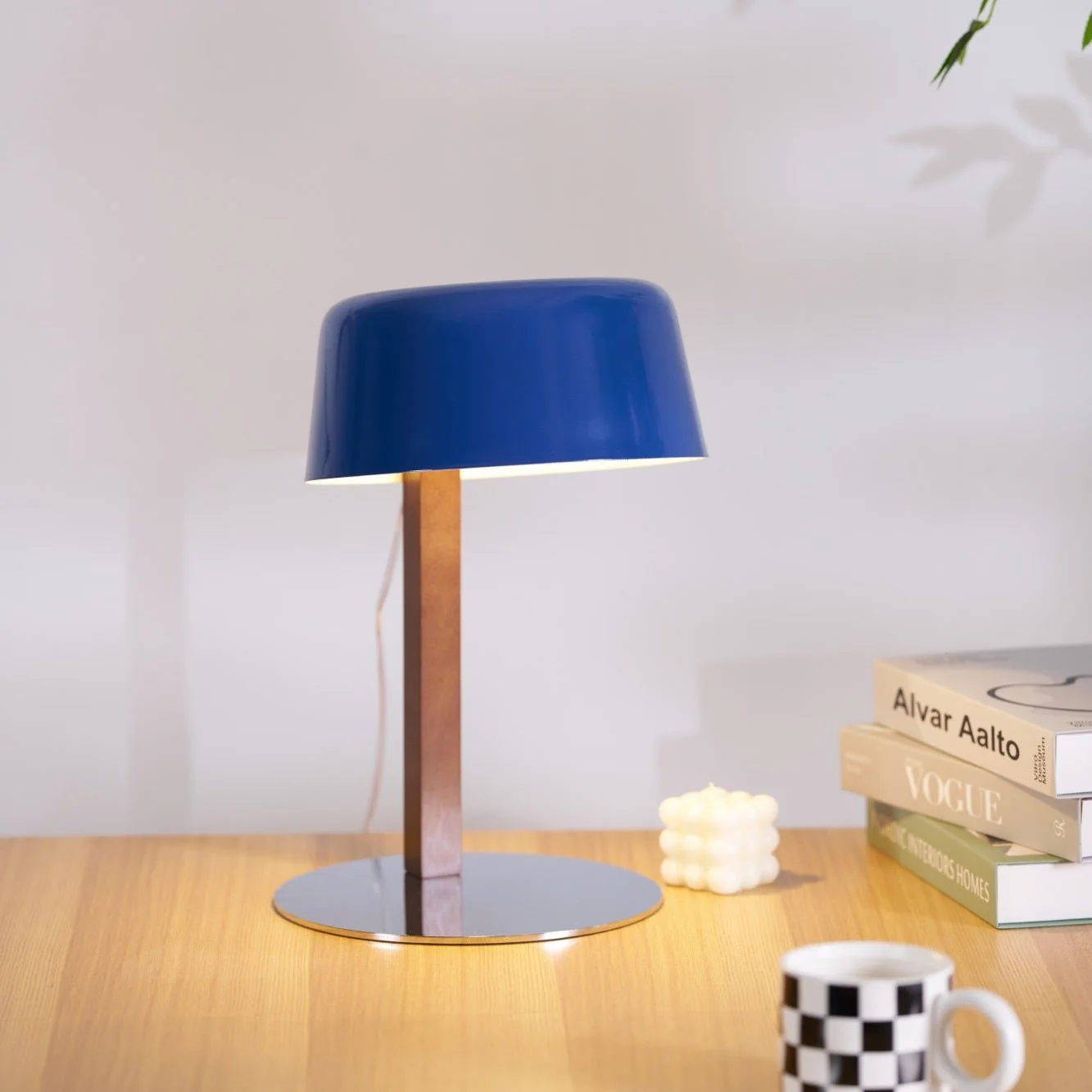 Korvaha – Gekantelde Tafellamp met Modern Minimalistisch Ontwerp - Image 12