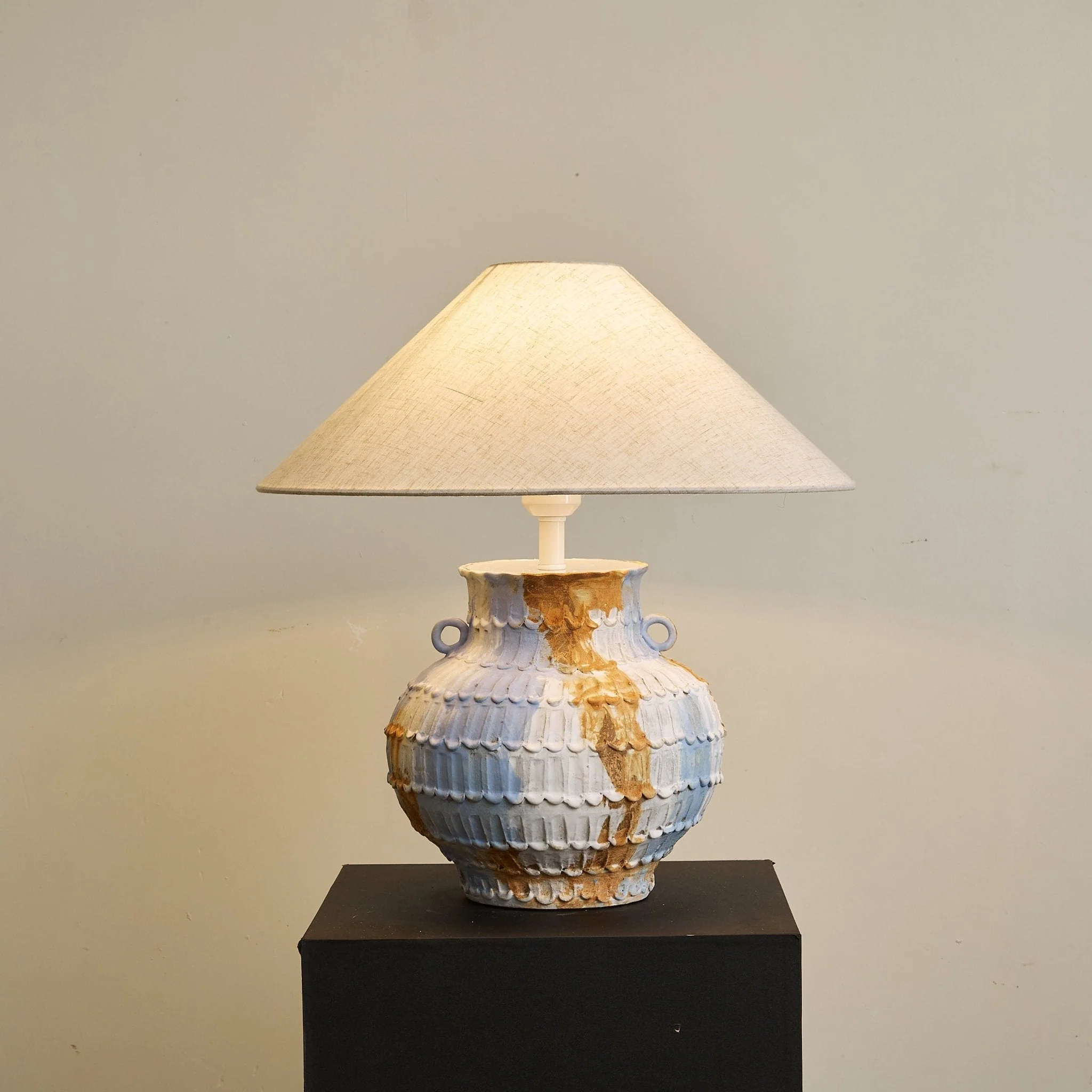 Lumorae – Organische Tafellamp met Sculpturale Glasvorm - Image 7