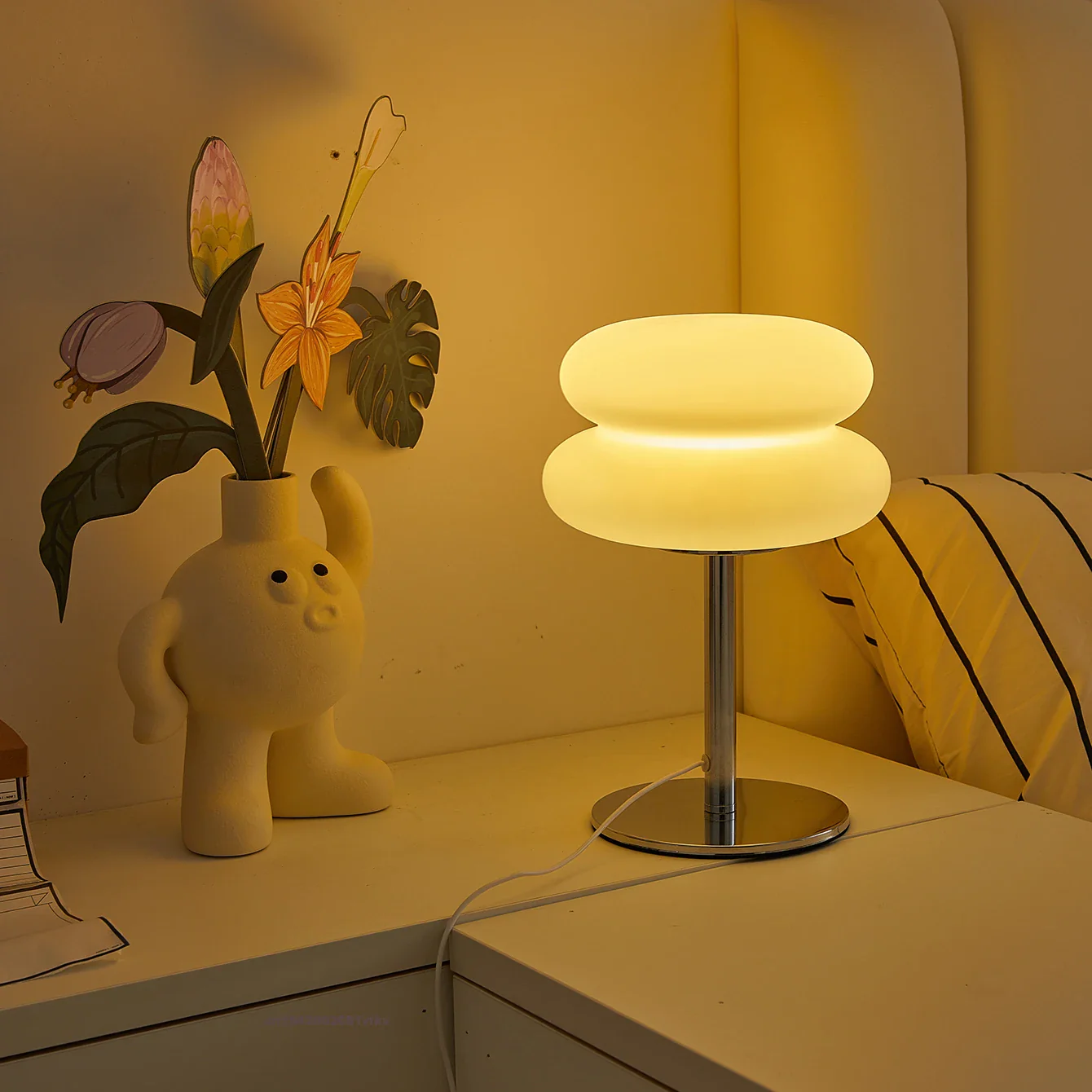 Lumorelle - Sfeervolle Bedlamp in Crèmekleur met USB en Dimbare Verlichting - Image 5