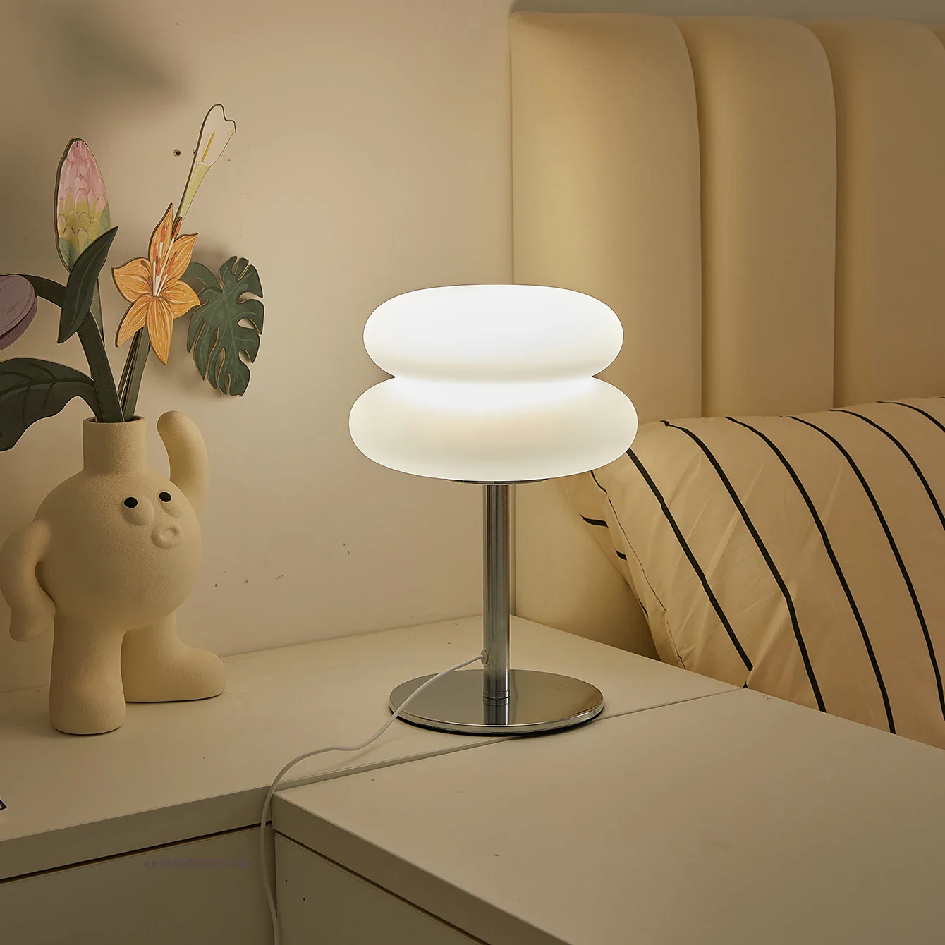 Lumorelle - Sfeervolle Bedlamp in Crèmekleur met USB en Dimbare Verlichting - Image 6