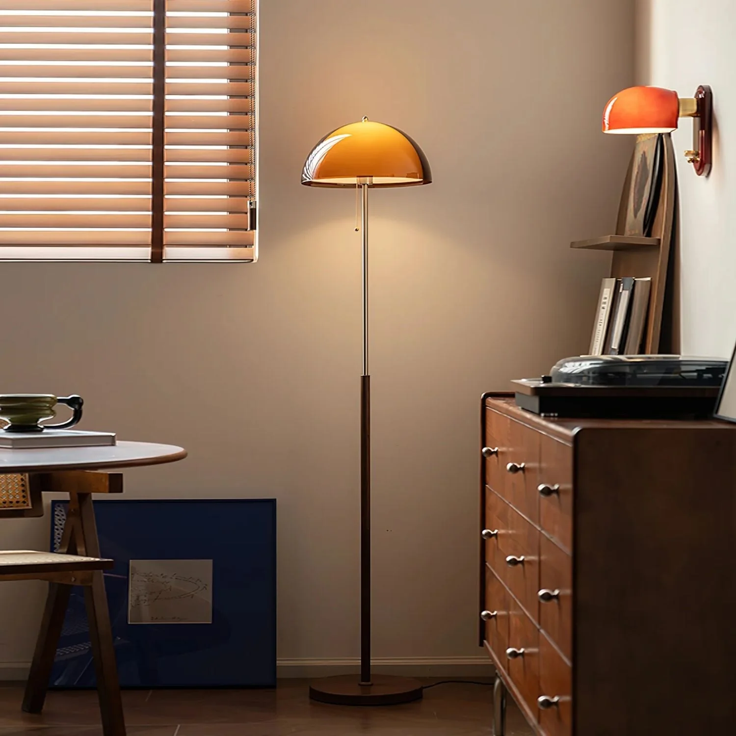 Marzella – Retro Vloerlamp Met Amber Koepel - Image 14