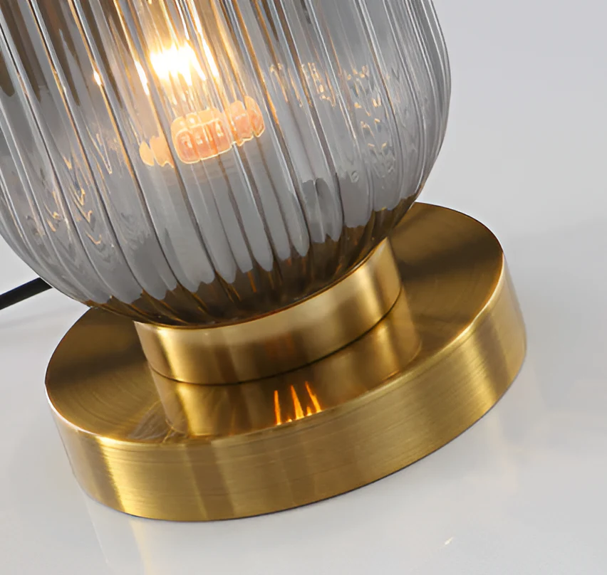 Oriantha - Noordse Tafellamp met Geribbeld Glas - Image 9