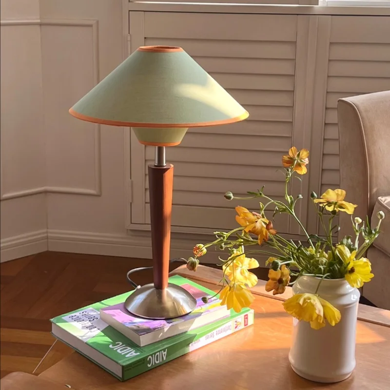 Orona – Mid-Century Conische Tafel Lamp - Image 4