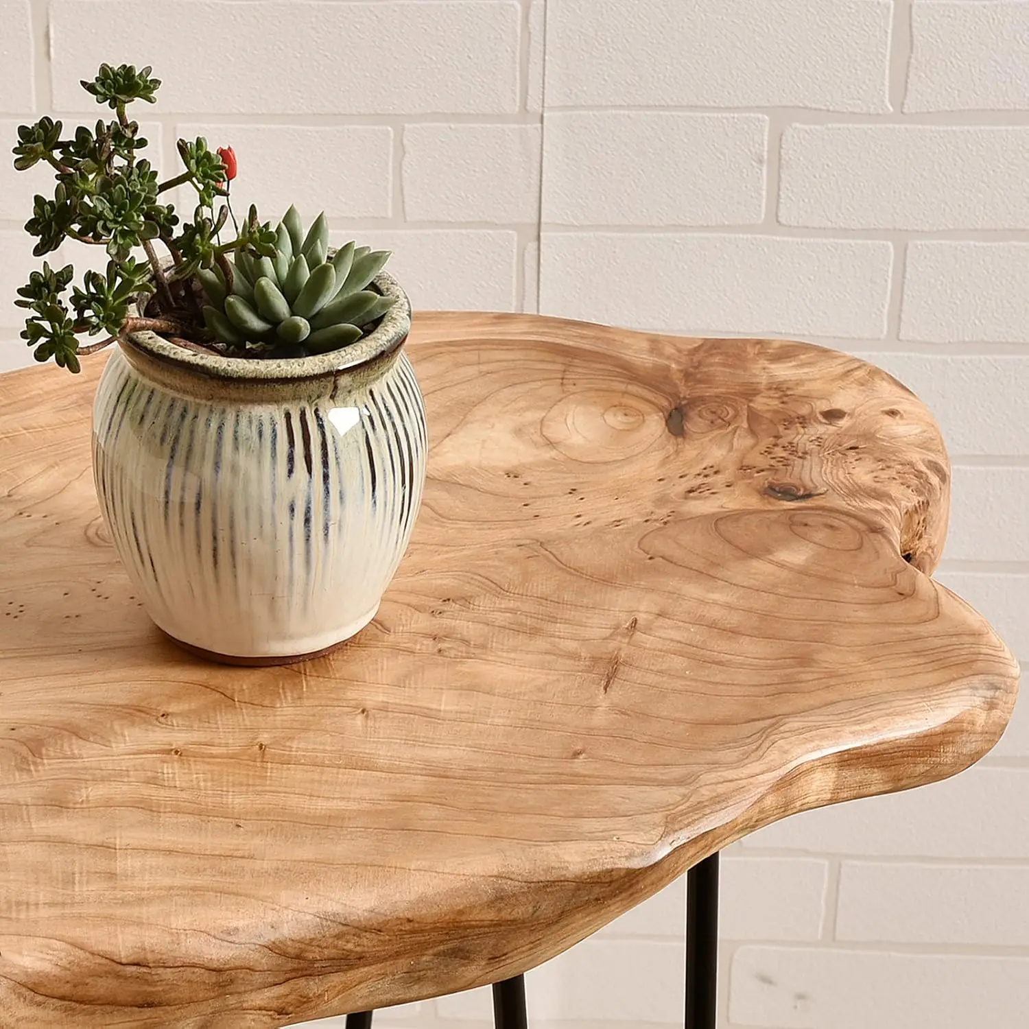 Pyraeon - Natuurlijke Houten Bijzettafel - Image 3