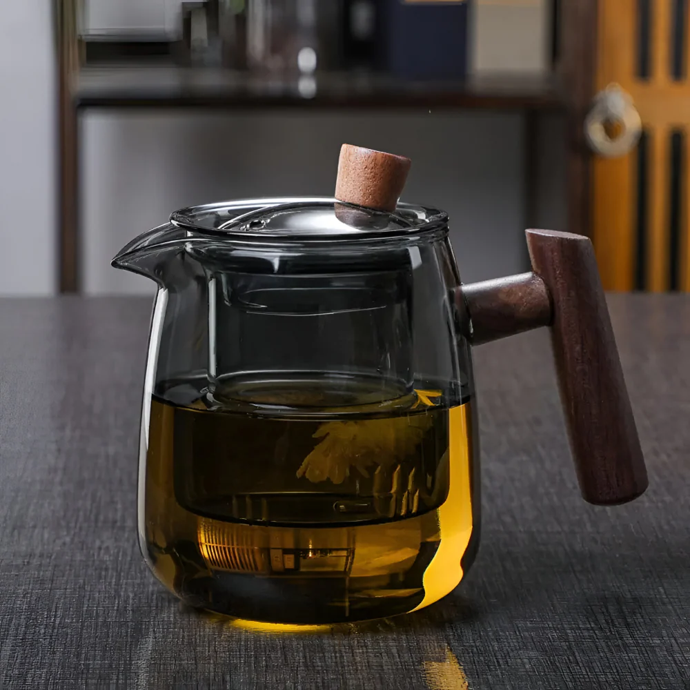 Rovienne – Rookgrijze Glazen Theepot 600ml met Houten Handgreep - Image 2