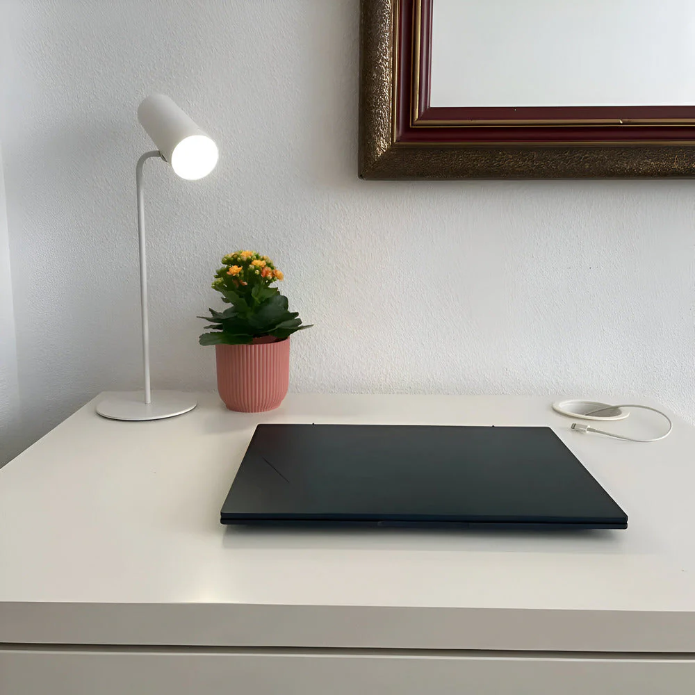 Sabina - Verstelbare Minimalistische LED Tafellamp met Lichtinstellingen - Image 2