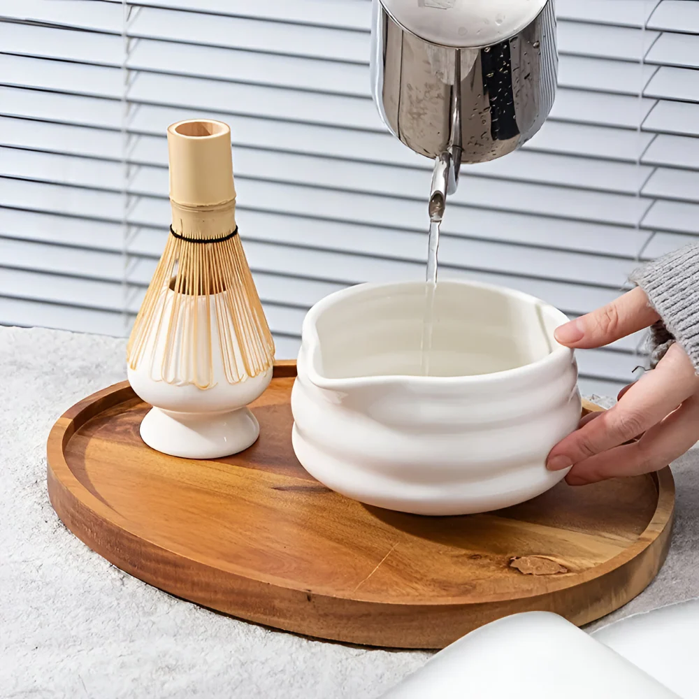Shioren – Witte Matcha Theeset 5 Delig met Keramische Kom 460ml en Bamboe Klopper - Image 3