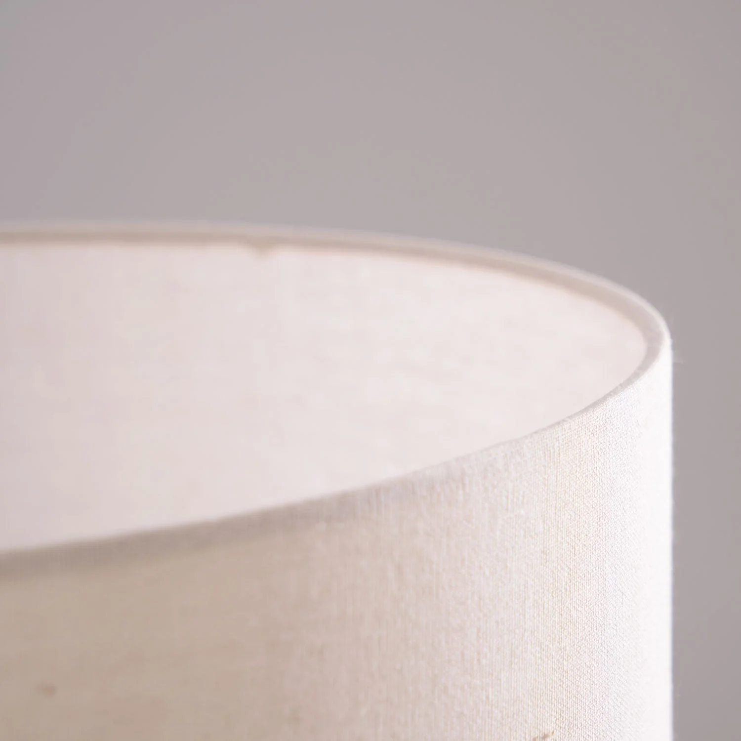 Sivelor – Marmeren Tafellamp met Zwart-Wit Contrast - Image 27