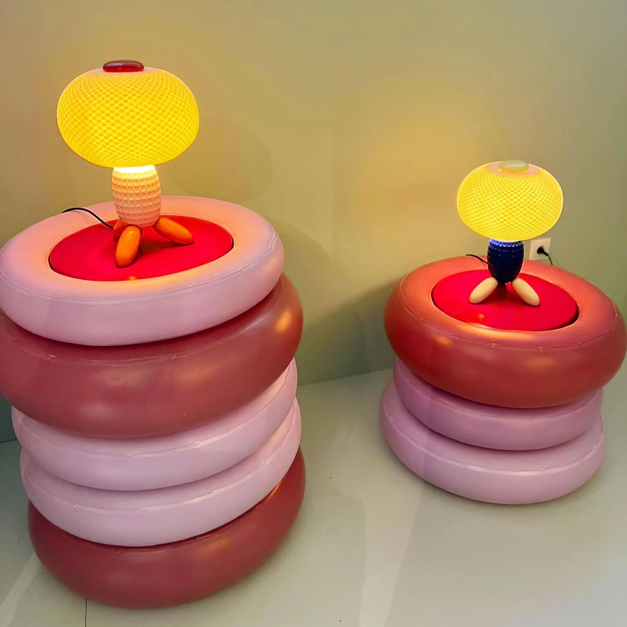 Solenya – Speelse Tafellamp met Glazen Ballonvormen - Image 9