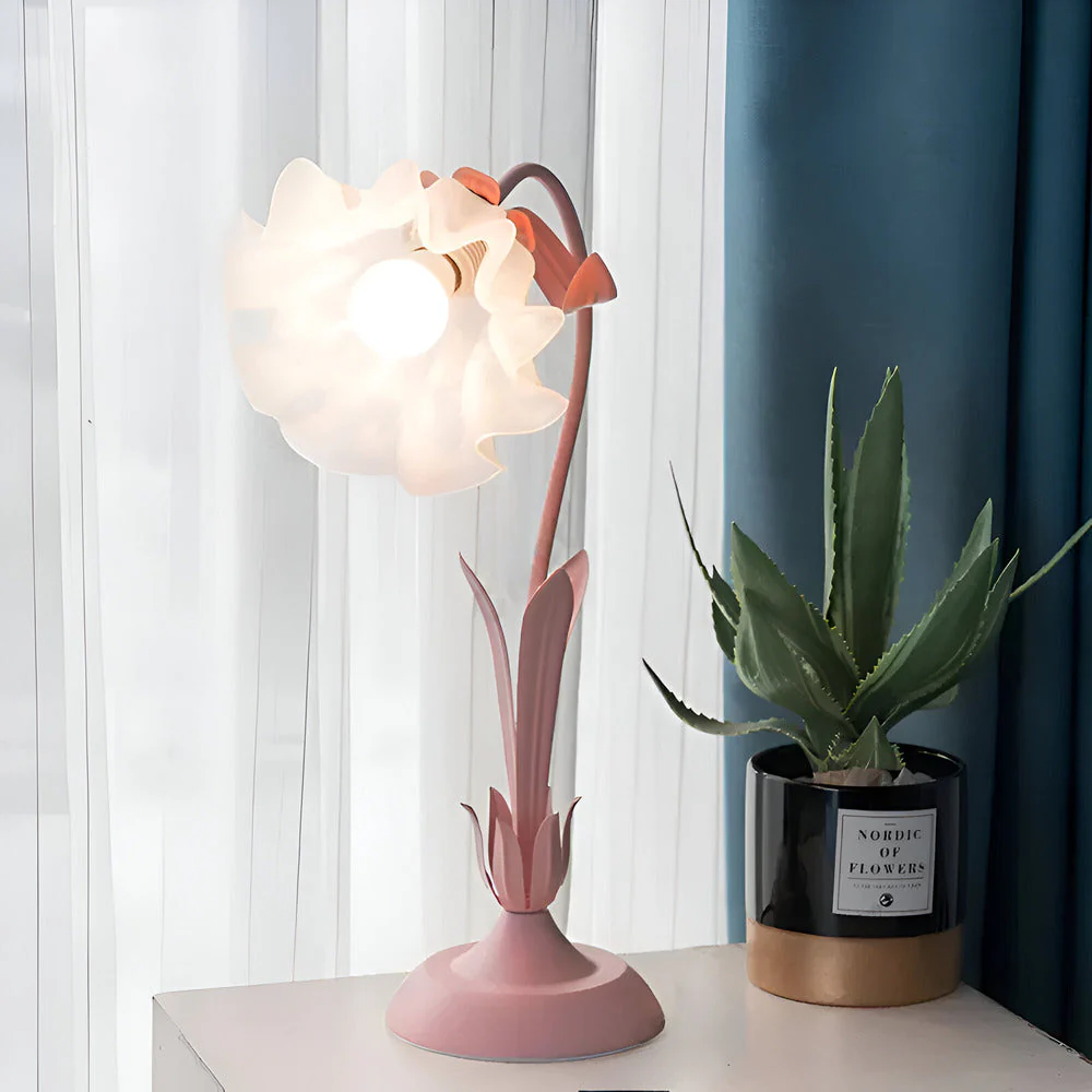 Talia - Antieke Tafellamp Frans Ontwerp met Bloemenmotief - Image 3