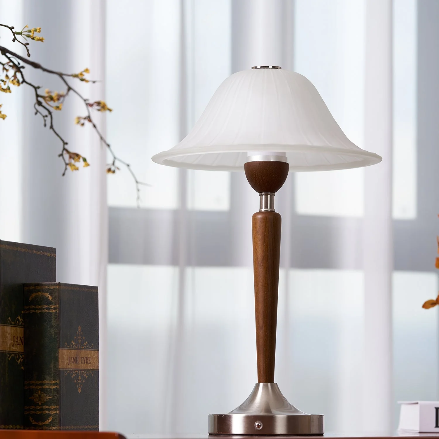 Thamior – Vintage Tafellamp met Klassiek Silhouet en Warme Glans - Image 19