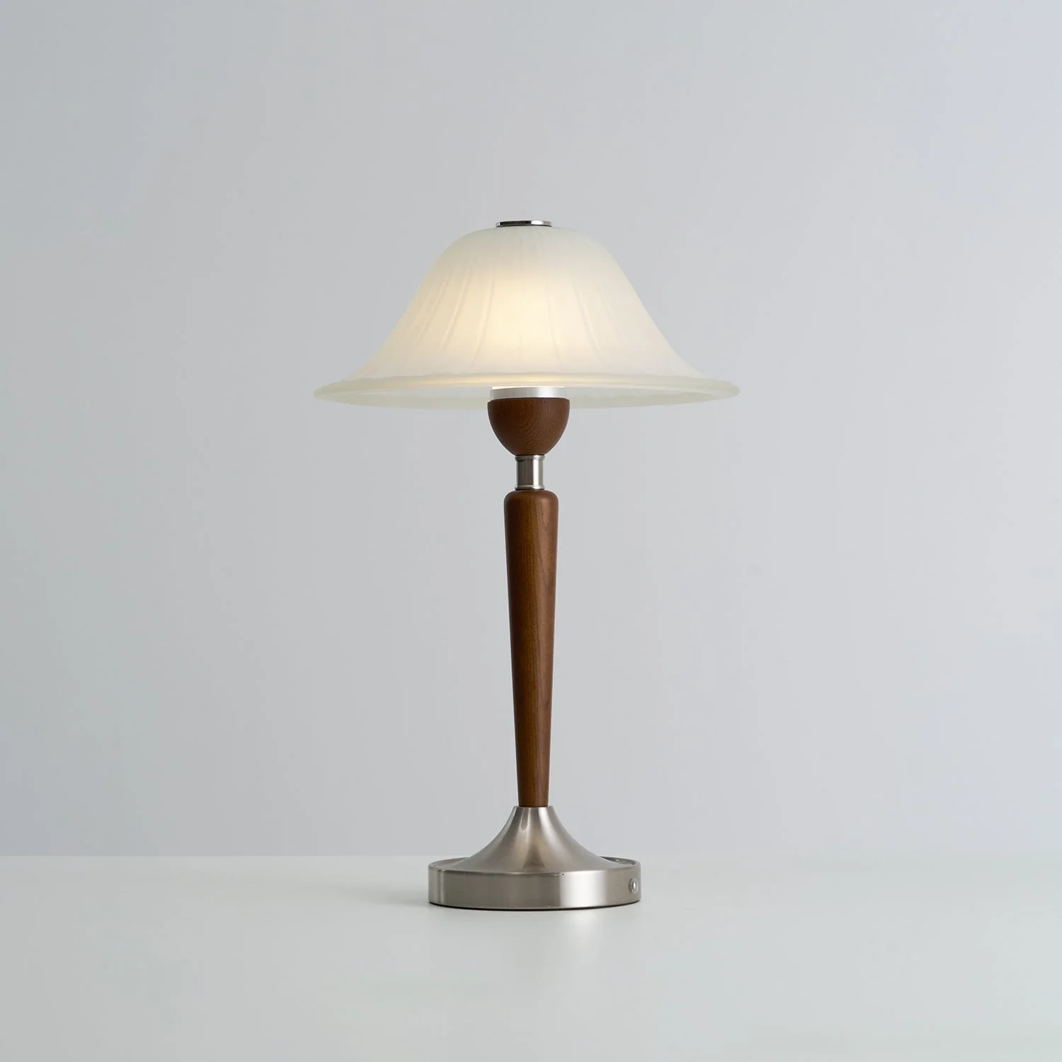 Thamior – Vintage Tafellamp met Klassiek Silhouet en Warme Glans - Image 27