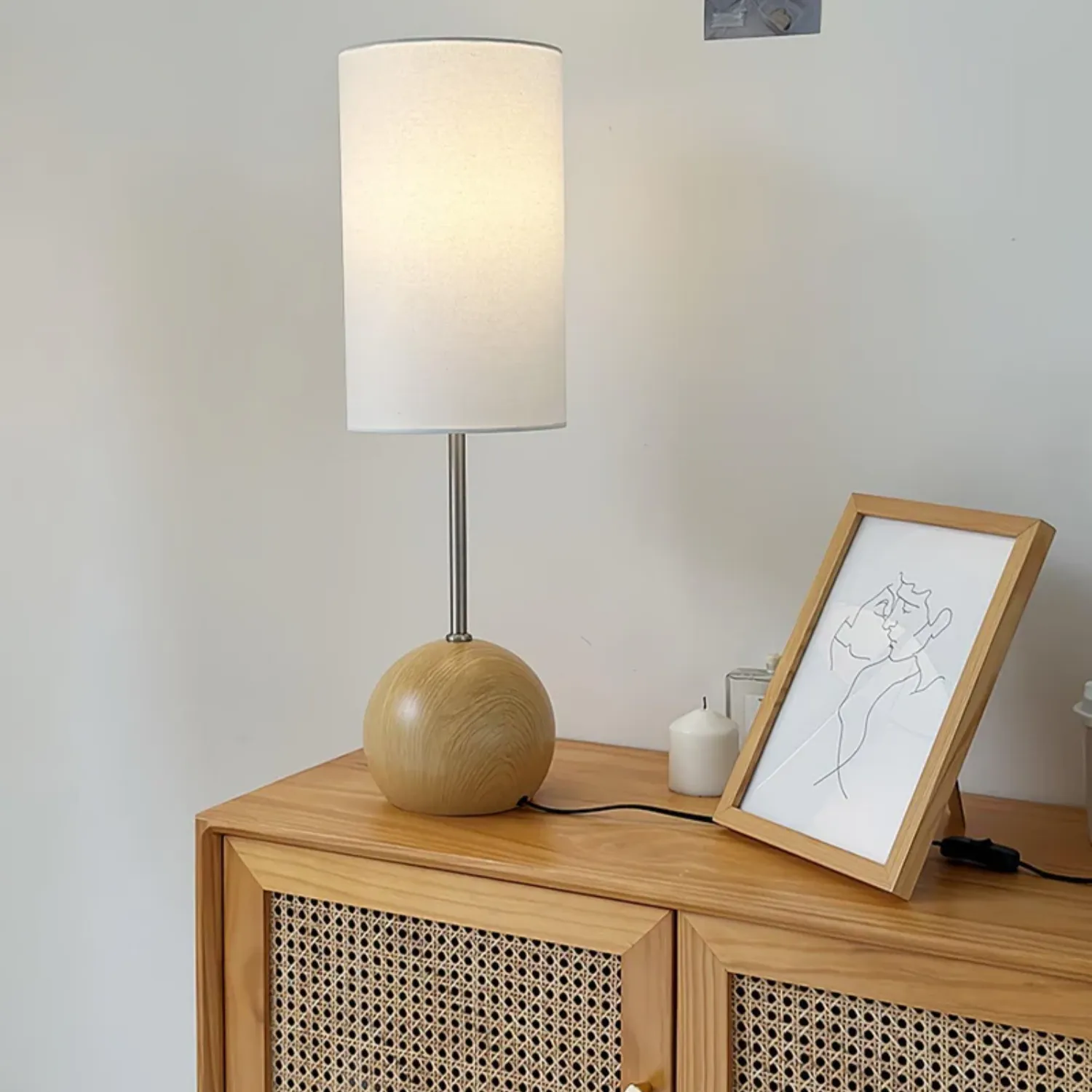 Virello – Houten Sferische Tafellamp met Minimalistisch Design - Image 10