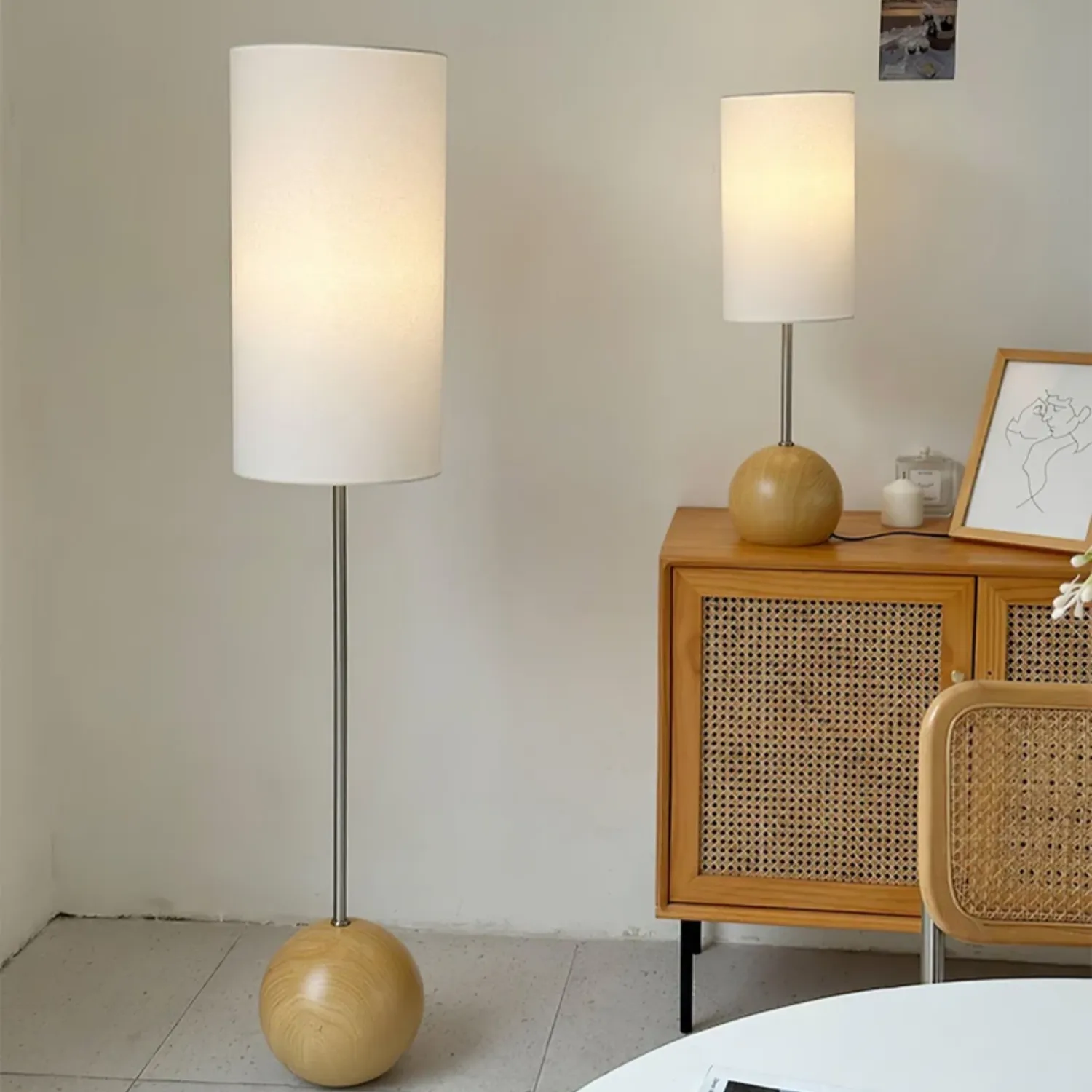 Virello – Houten Sferische Tafellamp met Minimalistisch Design - Image 16