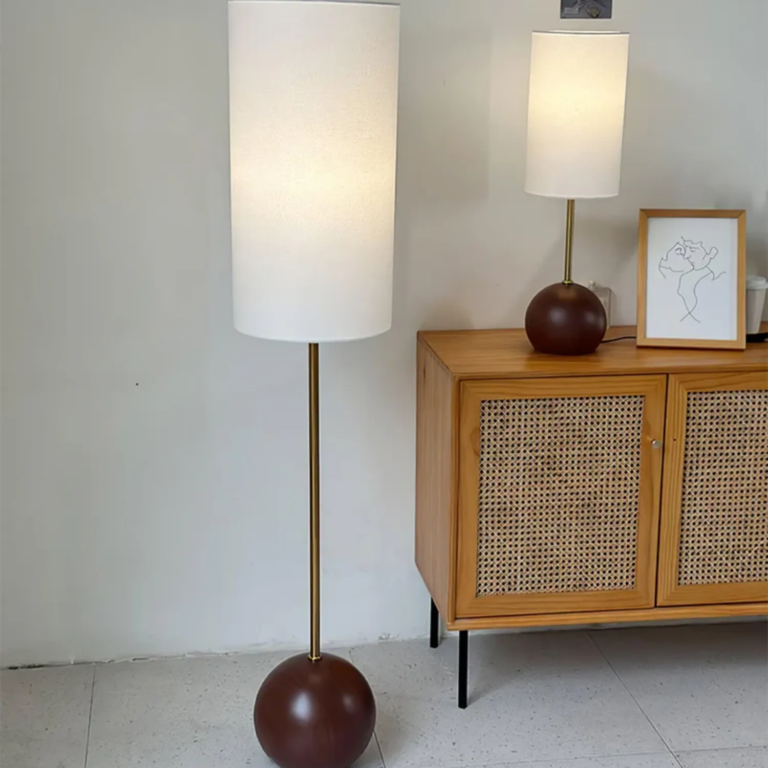 Virello – Houten Sferische Tafellamp met Minimalistisch Design - Image 17