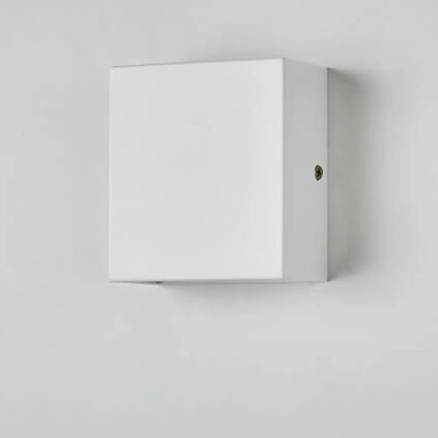 Zenvora – Minimalistische Vierkante LED Wandlamp - Image 2