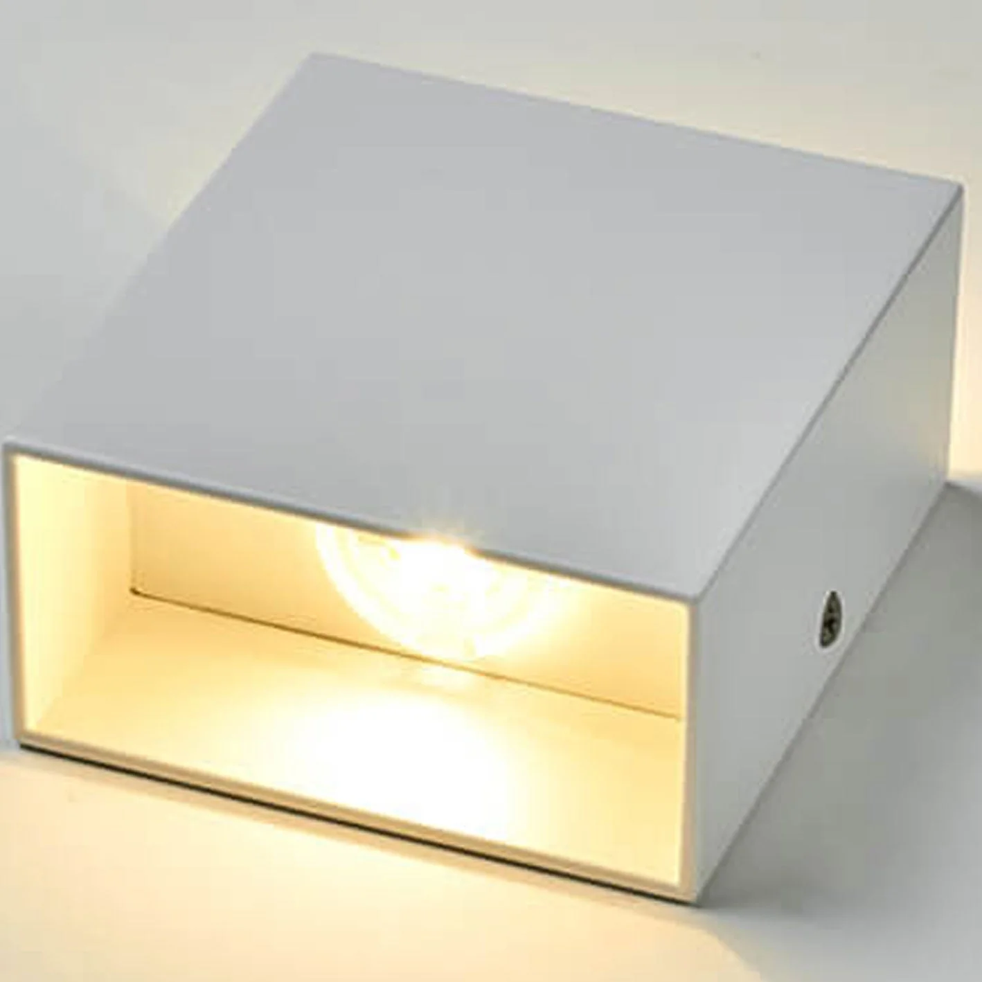 Zenvora – Minimalistische Vierkante LED Wandlamp - Image 9